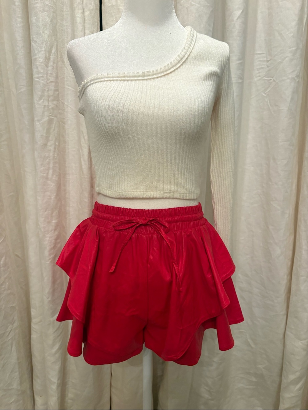 Lavish Red Ruffle-Layered Skort with Drawstring Waist - Picture 2 of 5